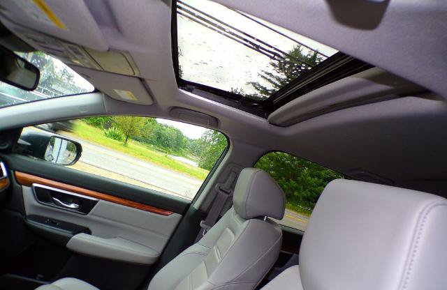 Used 2018 Honda CR-V Touring image 18