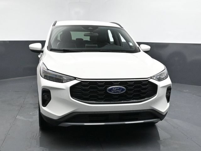 Certified 2025 Ford Escape ST-Line Select AWD/4WD image 2