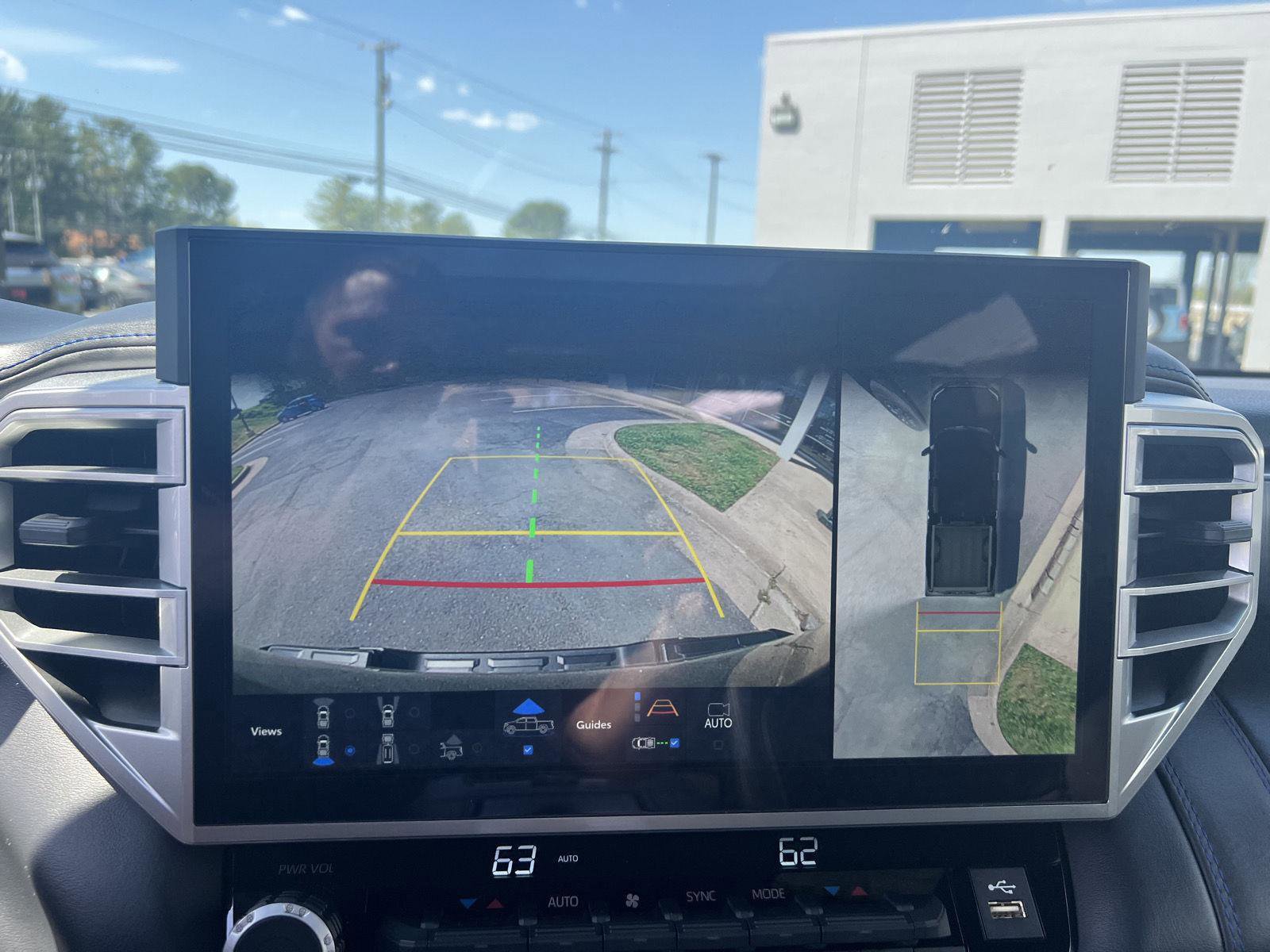 Used 2025 Toyota Tundra Platinum AWD/4WD image 23