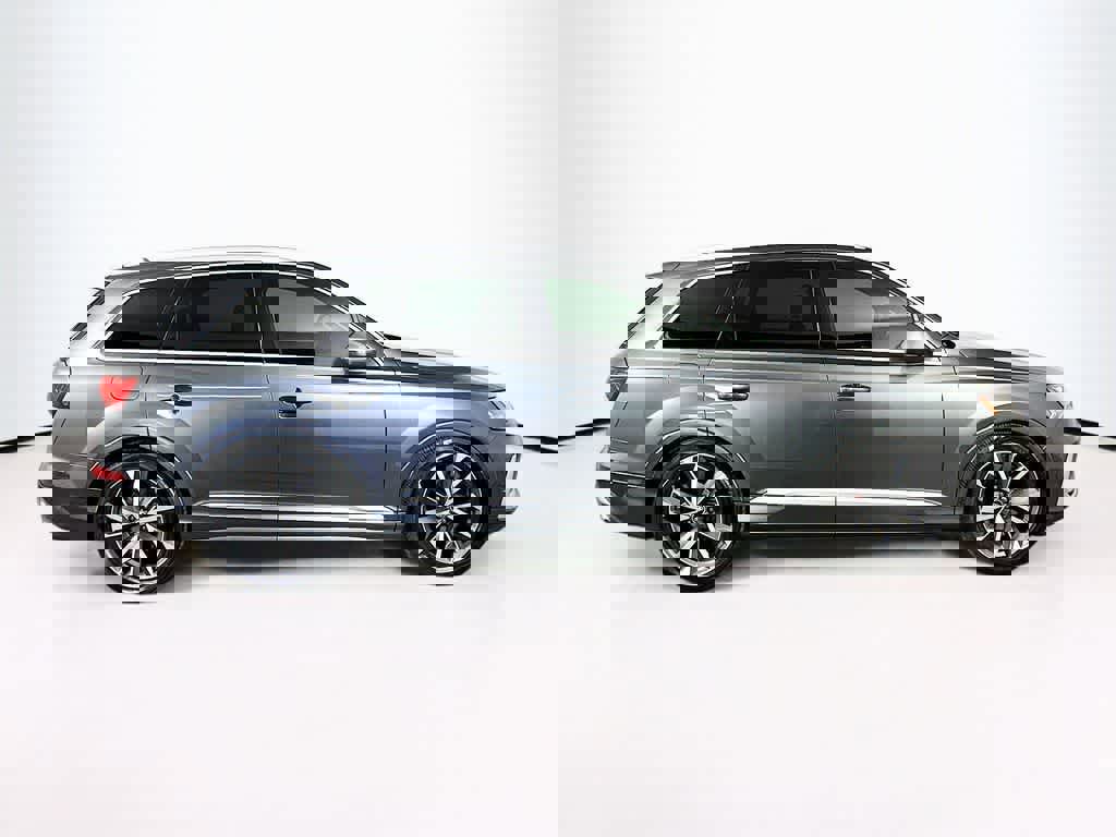 Used 2021 Audi SQ7 Premium Plus w/ Executive Package image 6