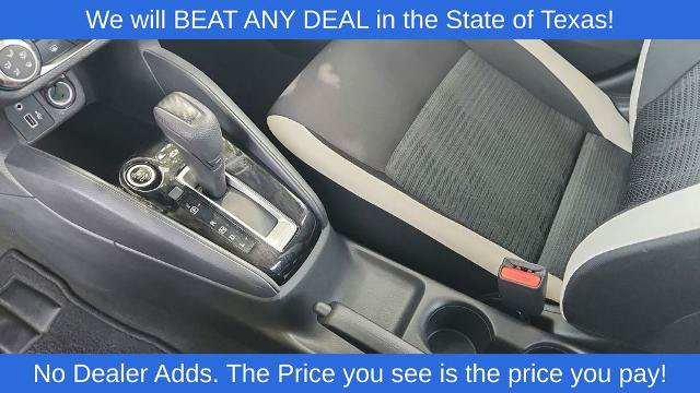 Used 2022 Nissan Versa SV FWD image 14