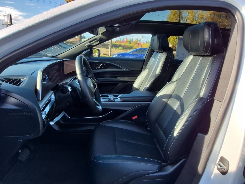 Used 2024 Cadillac Lyriq Sport RWD image 20