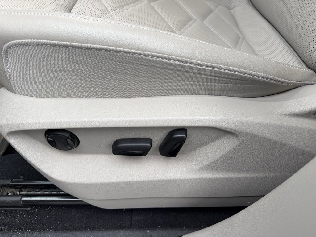 Used 2024 Volkswagen Atlas SE image 11