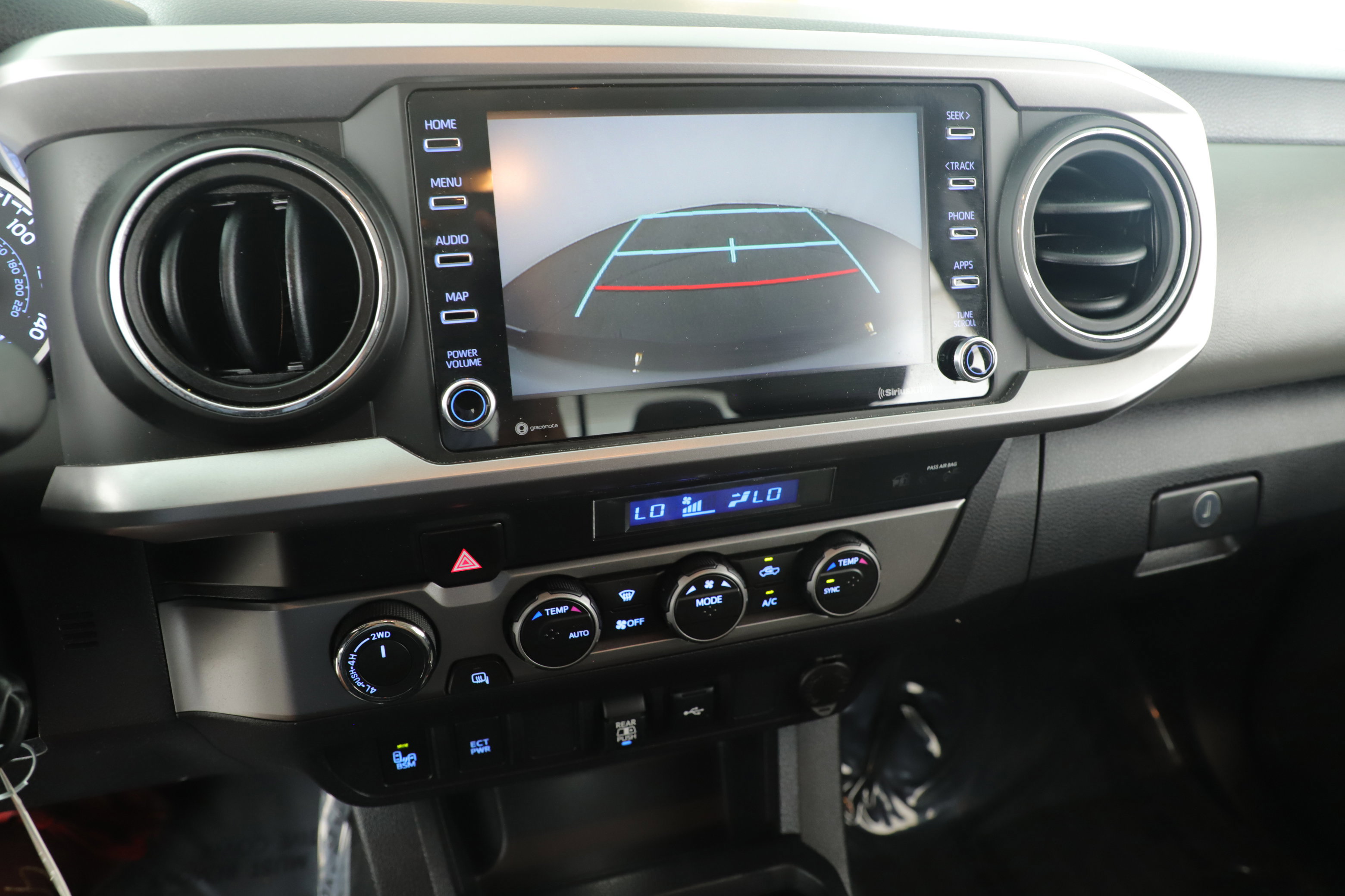 Used 2022 Toyota Tacoma SR5 w/ Technology Package image 15