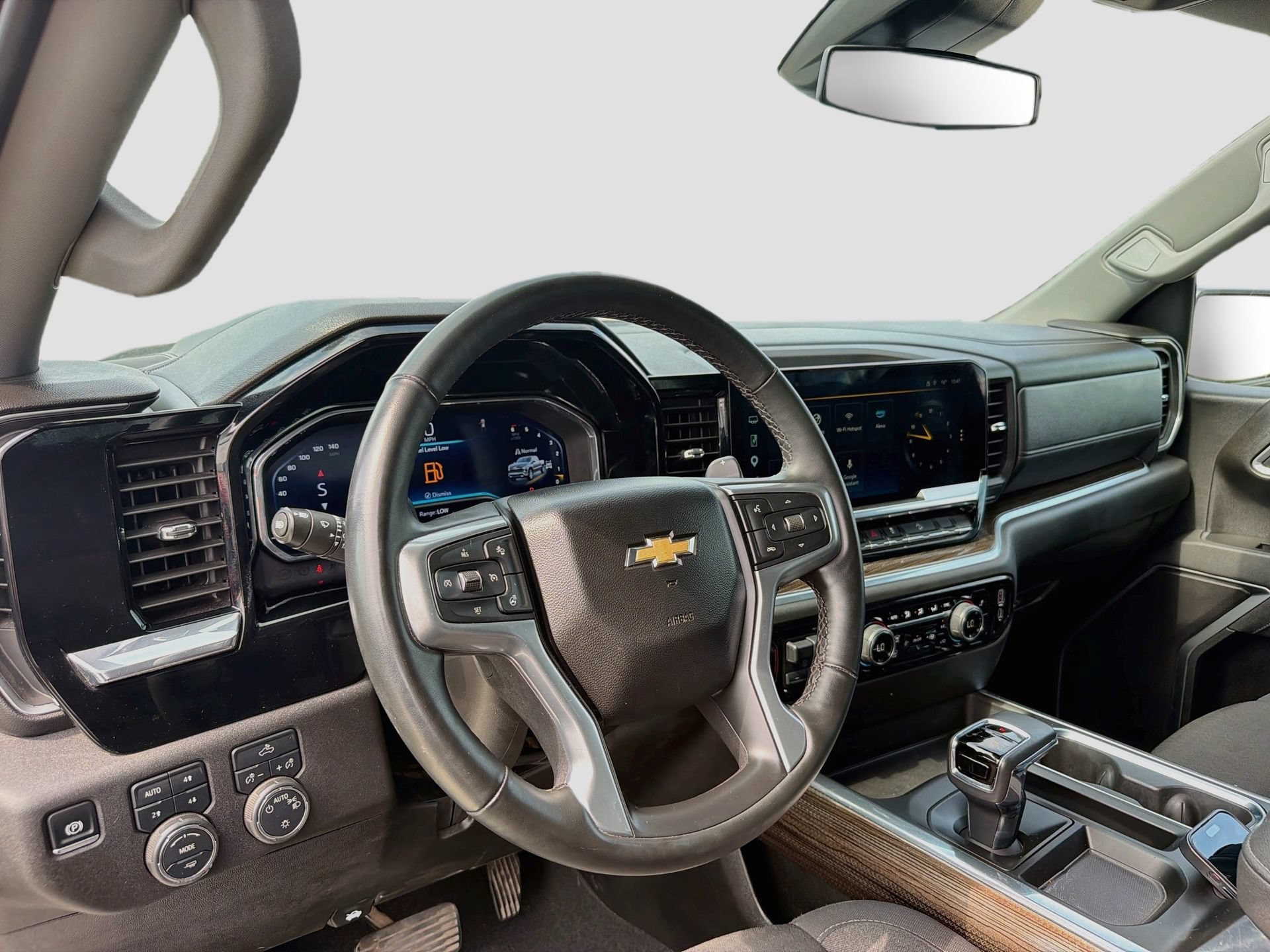 Used 2025 Chevrolet Silverado 1500 LT AWD/4WD image 9