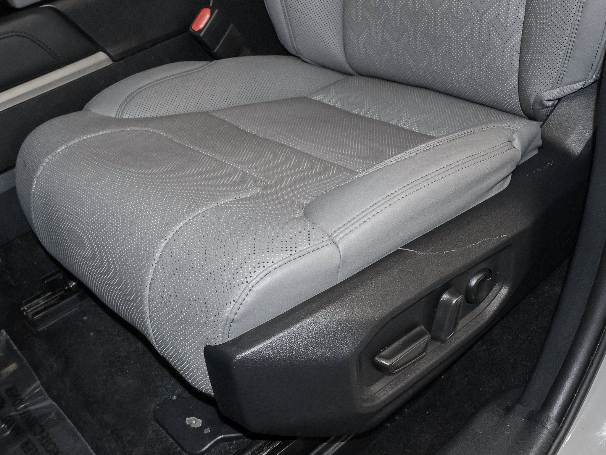 Used 2024 Toyota Tundra Limited AWD/4WD image 25