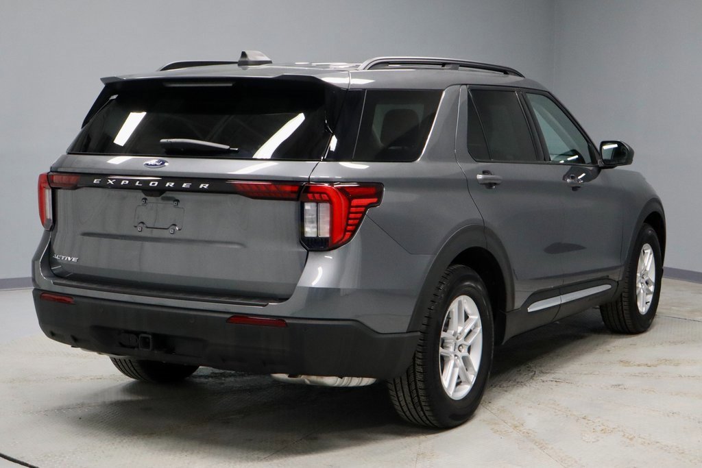 Certified 2025 Ford Explorer Active image 5