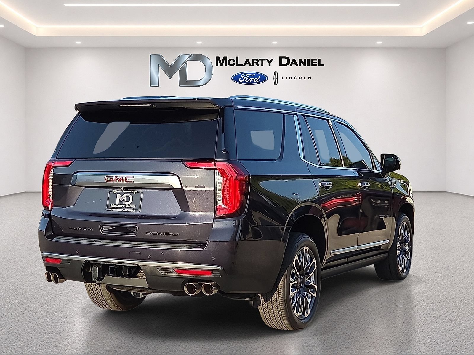 Used 2023 GMC Yukon Denali AWD/4WD image 5