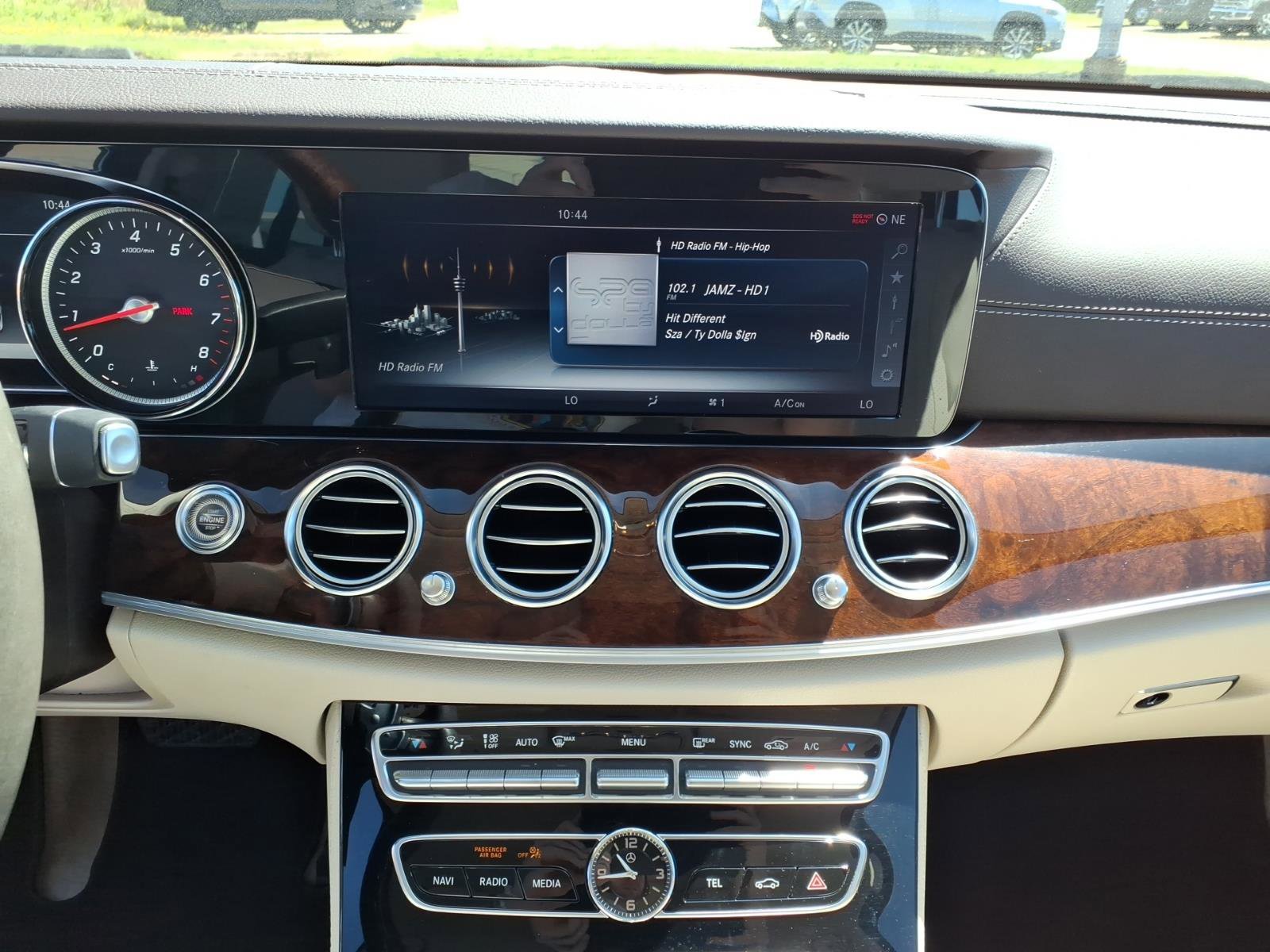 Used 2017 Mercedes-Benz E 300 image 18