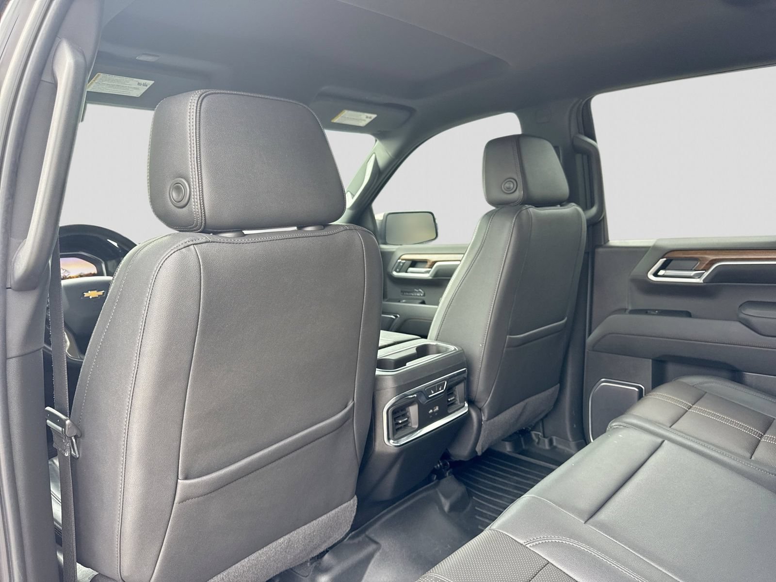 Used 2022 Chevrolet Silverado 1500 High Country w/ Technology Package AWD/4WD image 22