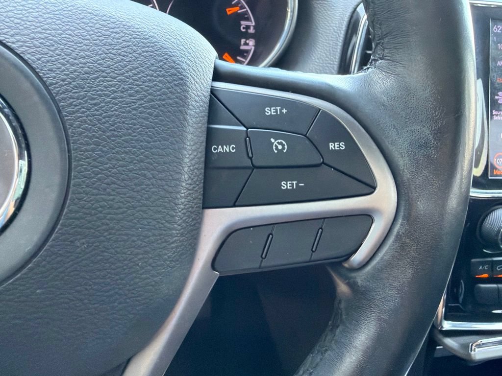Used 2020 Jeep Grand Cherokee Altitude RWD image 25