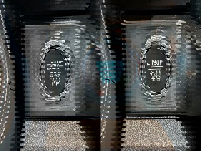 Certified 2023 Ford F250 Lariat w/ Black Appearance Package image 31