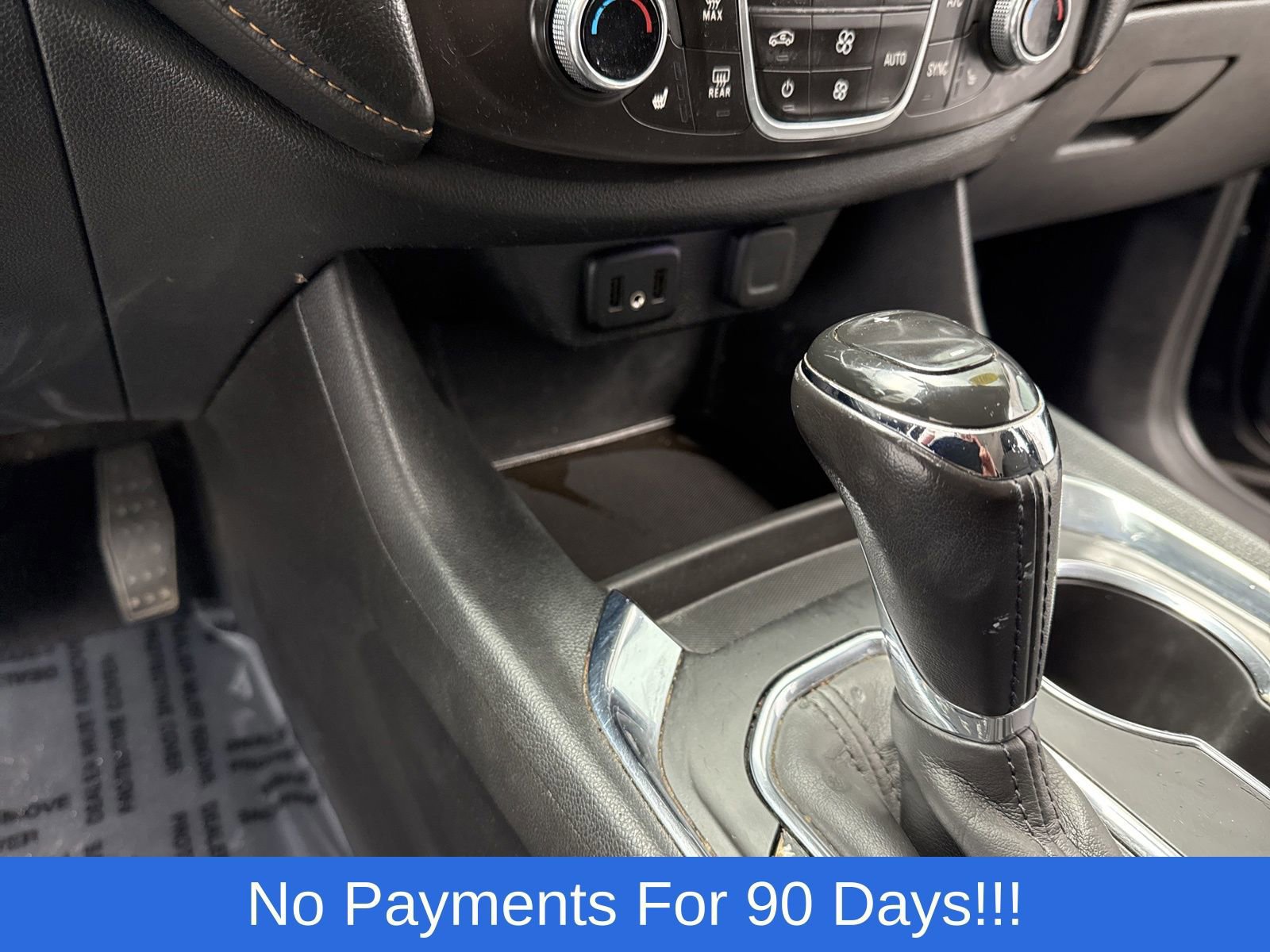 Used 2018 Chevrolet Traverse LT image 17