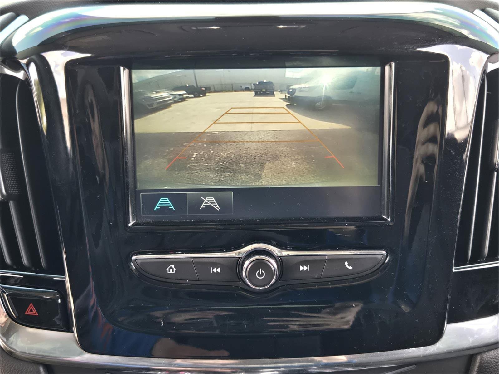 Used 2018 Chevrolet Traverse LS FWD image 16