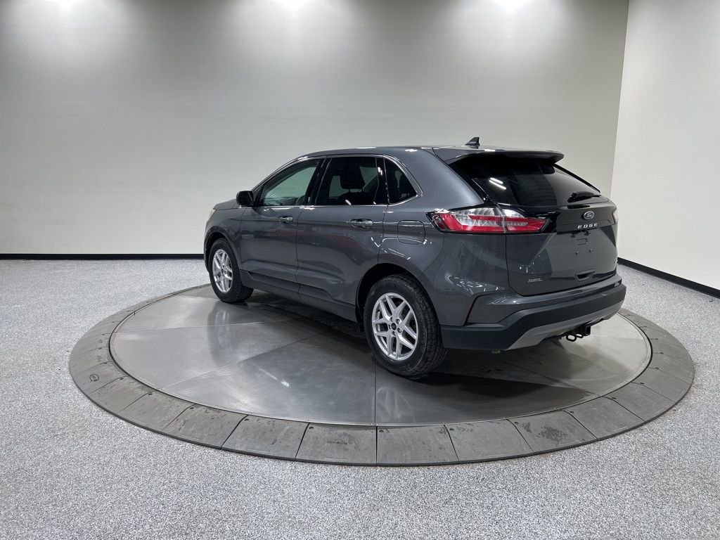 Certified 2024 Ford Edge SEL w/ Convenience Package image 3