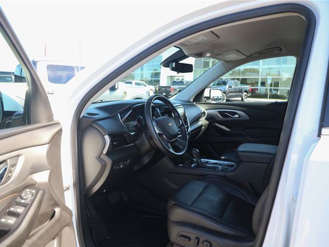 Used 2019 Chevrolet Traverse LT w/ LT Premium Package AWD/4WD image 3