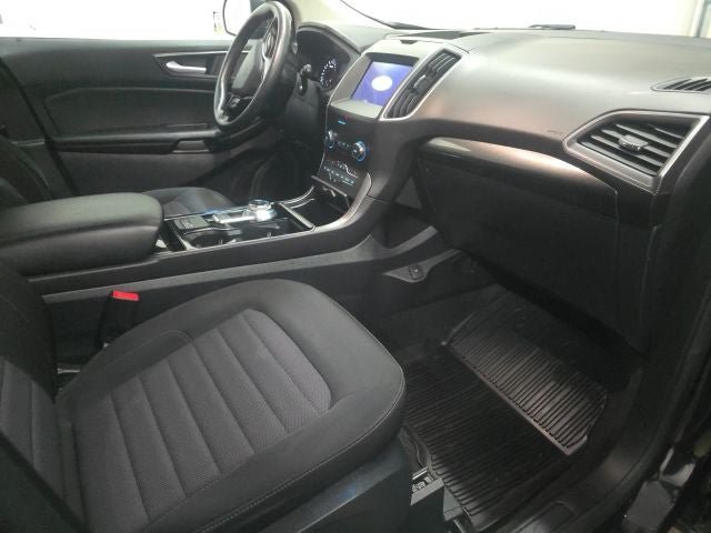 Certified 2020 Ford Edge SE FWD image 4