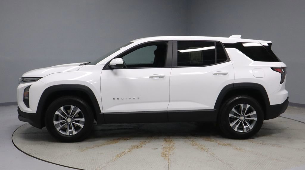 Used 2026 Chevrolet Equinox LT image 2