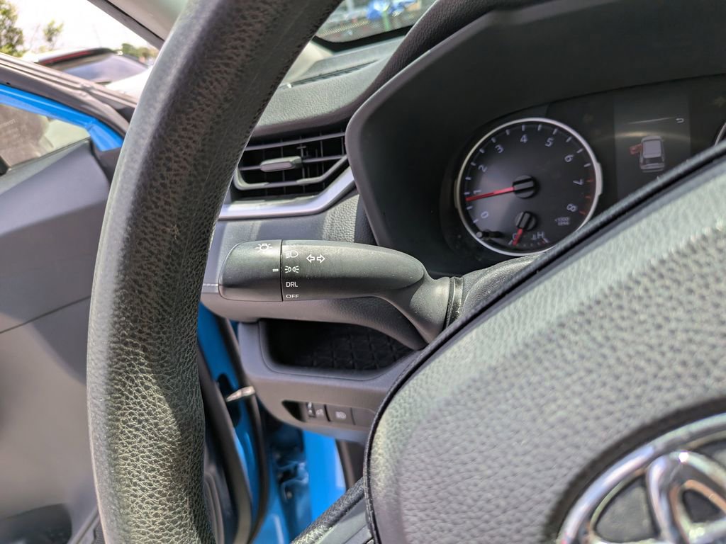 Used 2019 Toyota RAV4 LE FWD image 28