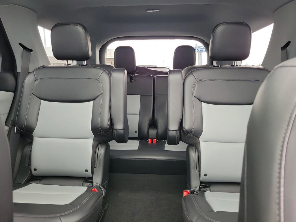 Certified 2022 Ford Explorer XLT w/ Equipment Group 202A image 21