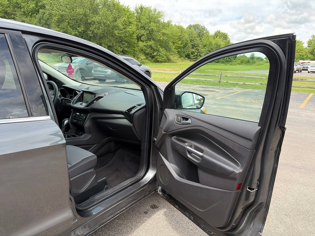 Certified 2019 Ford Escape SE FWD image 28