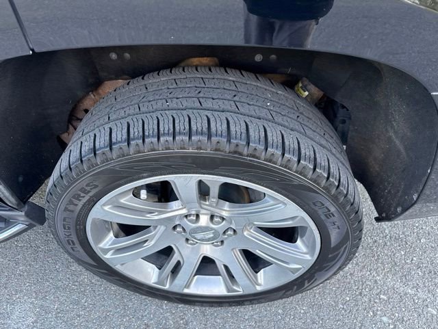 Used 2018 Cadillac Escalade Luxury AWD/4WD image 11