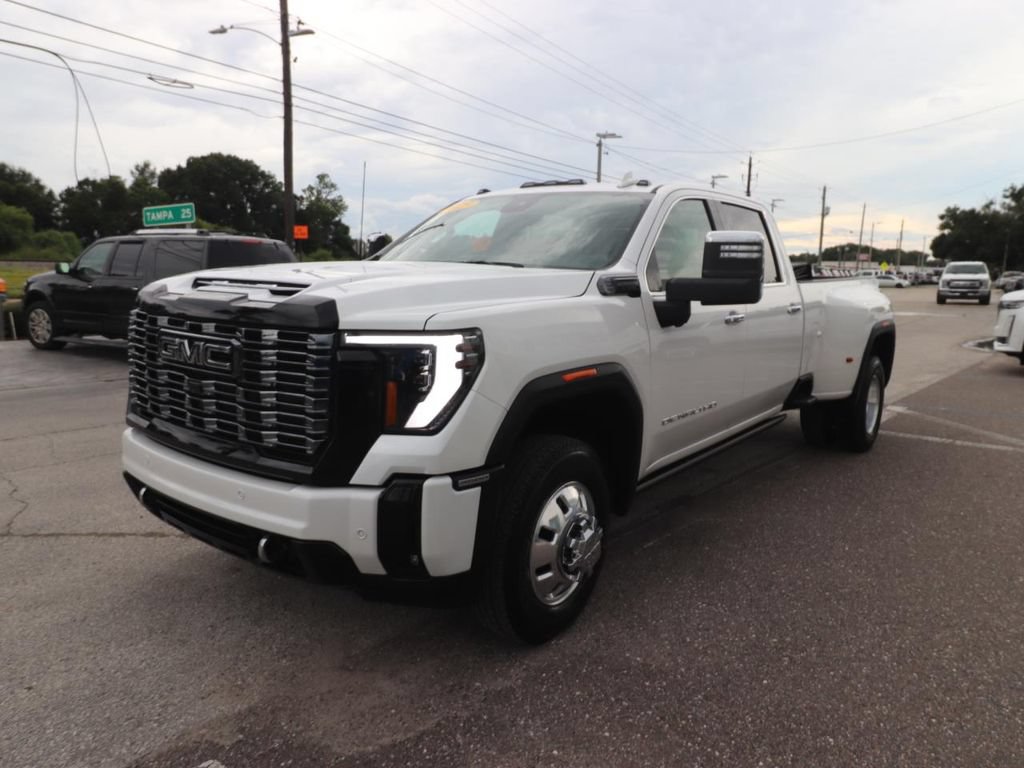 Used 2025 GMC Sierra 3500 Denali Ultimate AWD/4WD image 5