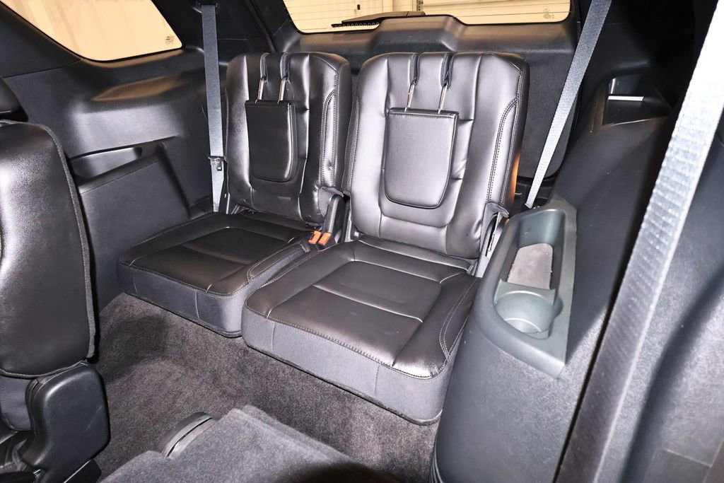 Certified 2018 Ford Explorer XLT w/ Equipment Group 202A image 21