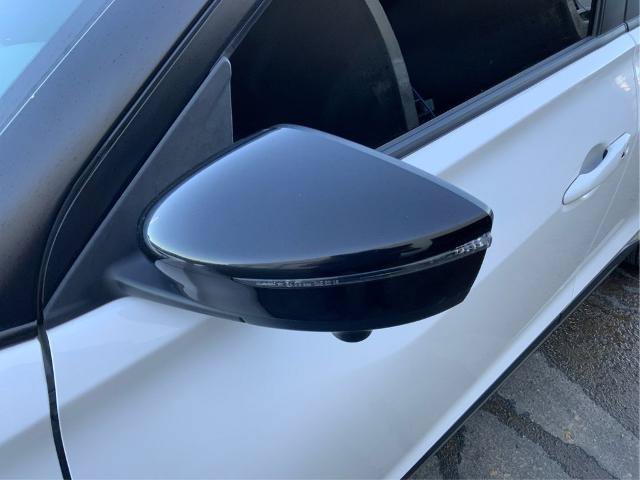 Used 2023 Nissan Kicks SR w/ SR Premium Package FWD image 23
