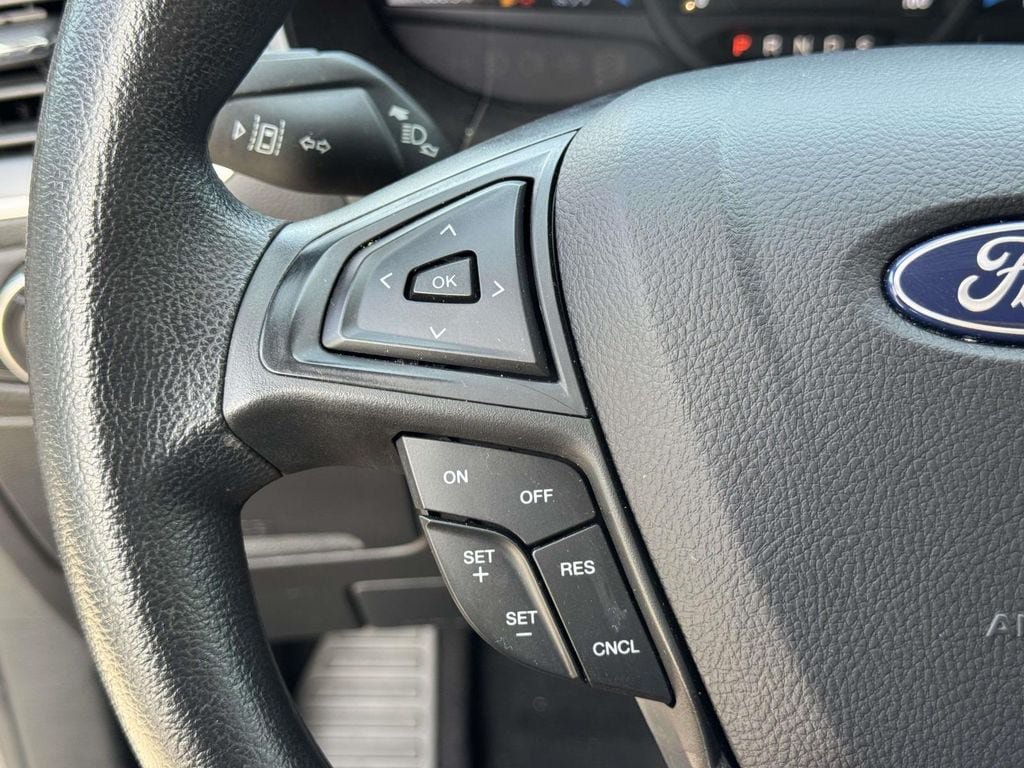 Certified 2024 Ford Edge SE w/ Black Appearance Package AWD/4WD image 12