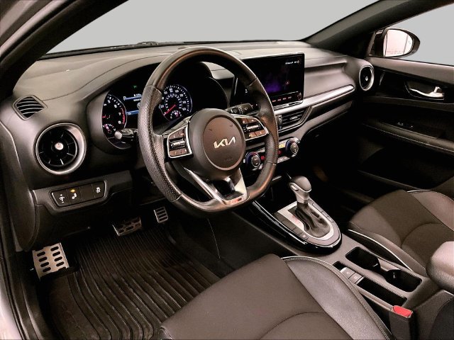 Used 2023 Kia Forte GT-Line w/ GT-Line Technology Package FWD image 12