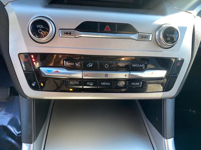 Certified 2022 Ford Explorer XLT w/ Equipment Group 202A image 20