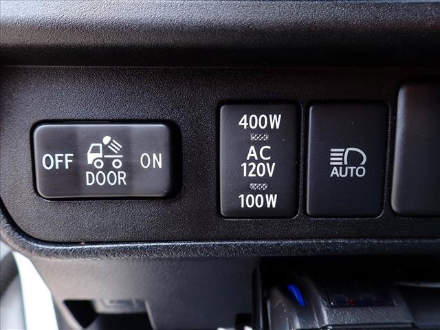 Used 2019 Toyota Tacoma TRD Off-Road AWD/4WD image 12