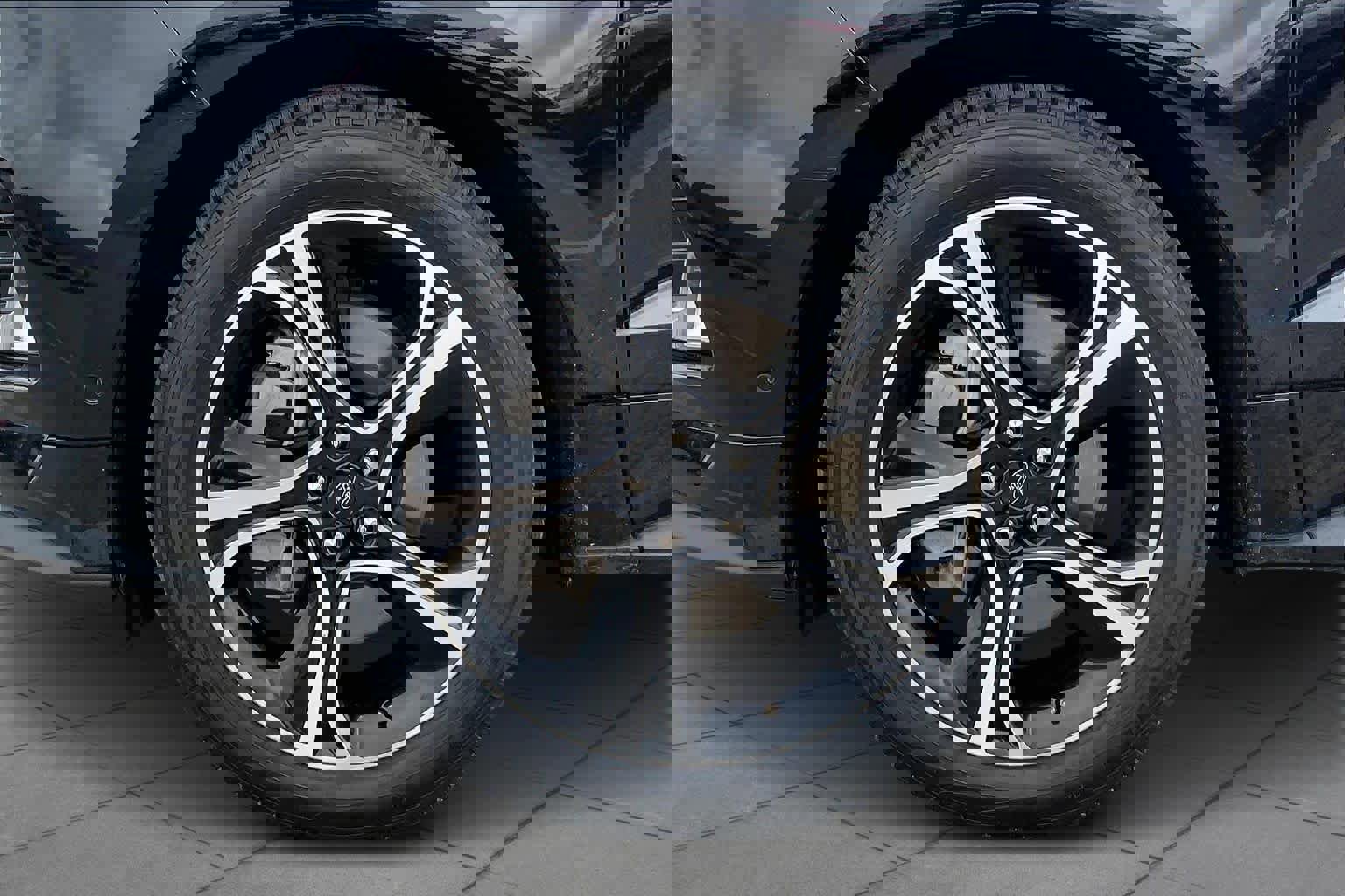 Certified 2022 Ford Edge ST w/ Equipment Group 401A image 13