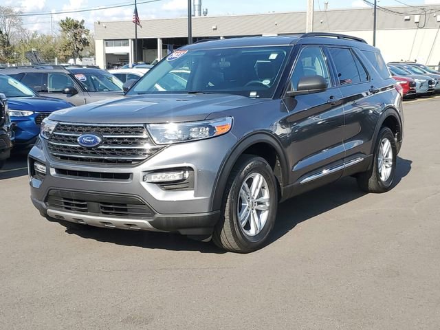Certified 2023 Ford Explorer XLT w/ Equipment Group 202A AWD/4WD image 2