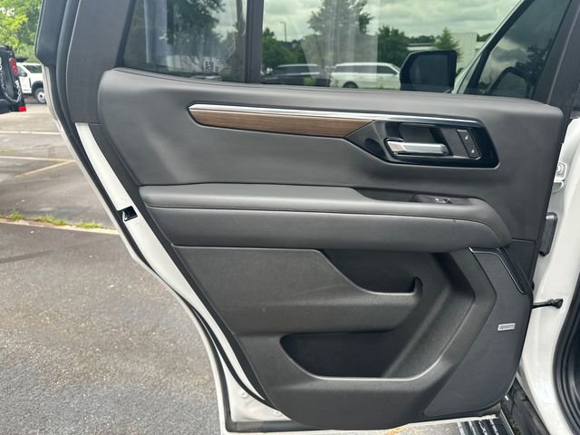 Used 2025 Chevrolet Tahoe High Country AWD/4WD image 22