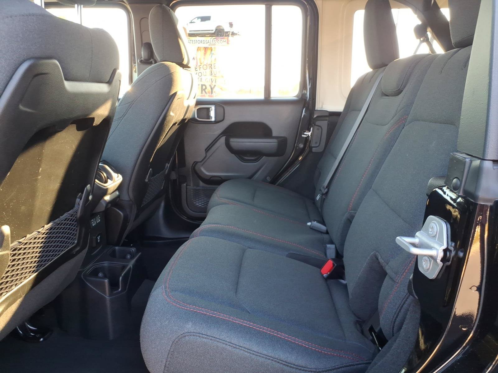 Used 2026 Jeep Wrangler Unlimited Rubicon AWD/4WD image 12