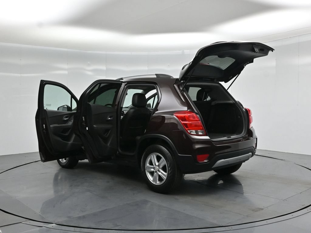 Used 2020 Chevrolet Trax LT w/ LT Convenience Package FWD image 30
