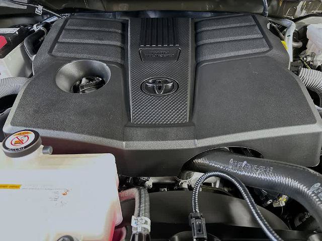 Used 2025 Toyota Tundra Limited w/ TRD Off-Road Package AWD/4WD image 9