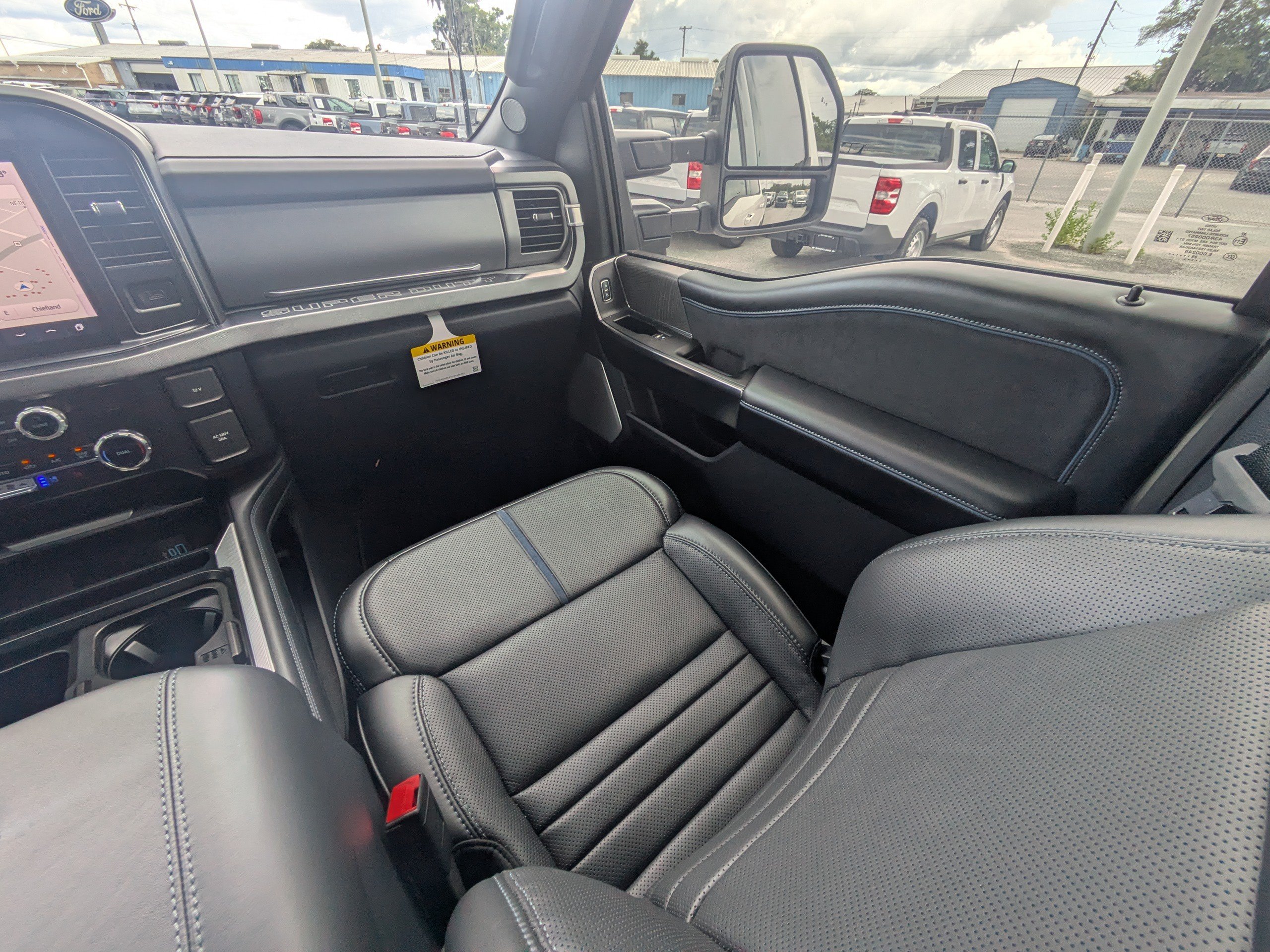 Certified 2025 Ford F350 Platinum w/ FX4 Off-Road Package AWD/4WD image 17