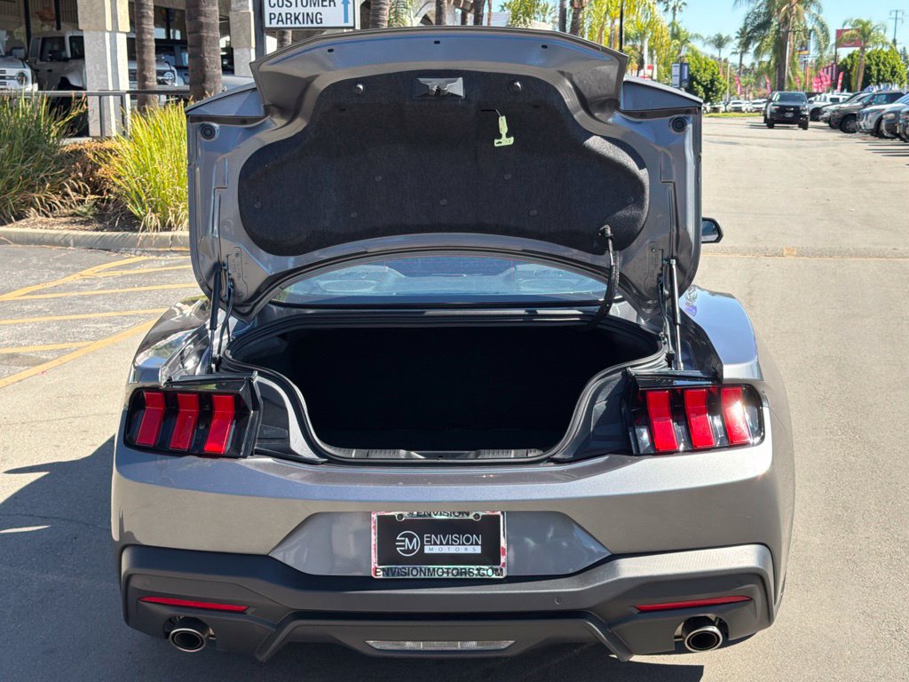 Certified 2026 Ford Mustang Coupe RWD image 18