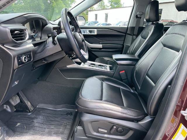 Certified 2023 Ford Explorer XLT w/ Equipment Group 202A AWD/4WD image 9