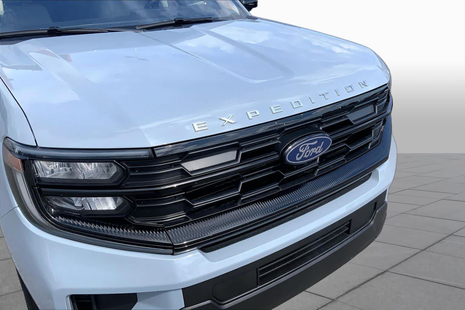 Certified 2025 Ford Expedition Active AWD/4WD image 29