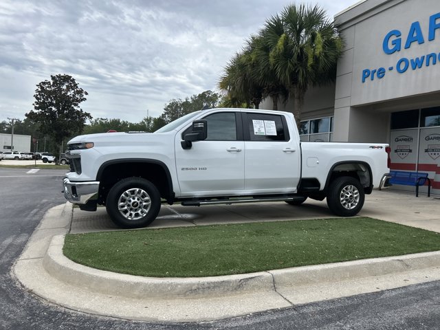 Used 2025 Chevrolet Silverado 2500 LT w/ Convenience Package AWD/4WD image 10