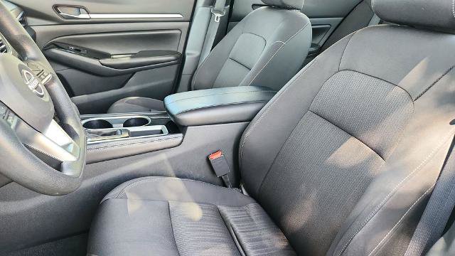Used 2023 Nissan Altima 2.5 SV FWD image 11