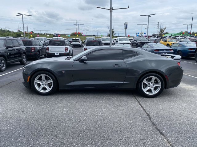 Used 2018 Chevrolet Camaro LT RWD image 4