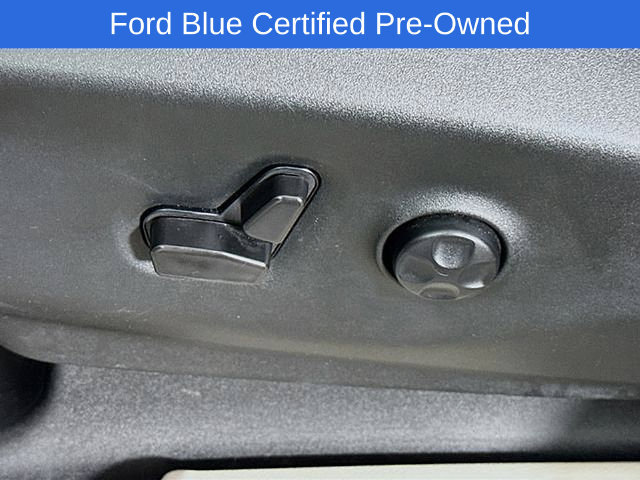 Used 2023 Chrysler Pacifica Touring-L FWD image 38