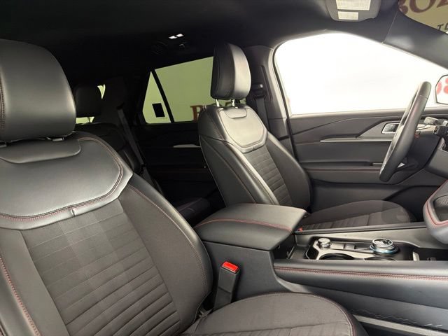 Certified 2025 Ford Explorer ST-Line RWD image 34