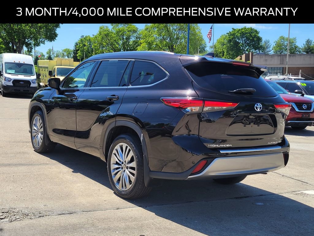 Used 2022 Toyota Highlander Platinum AWD/4WD image 3