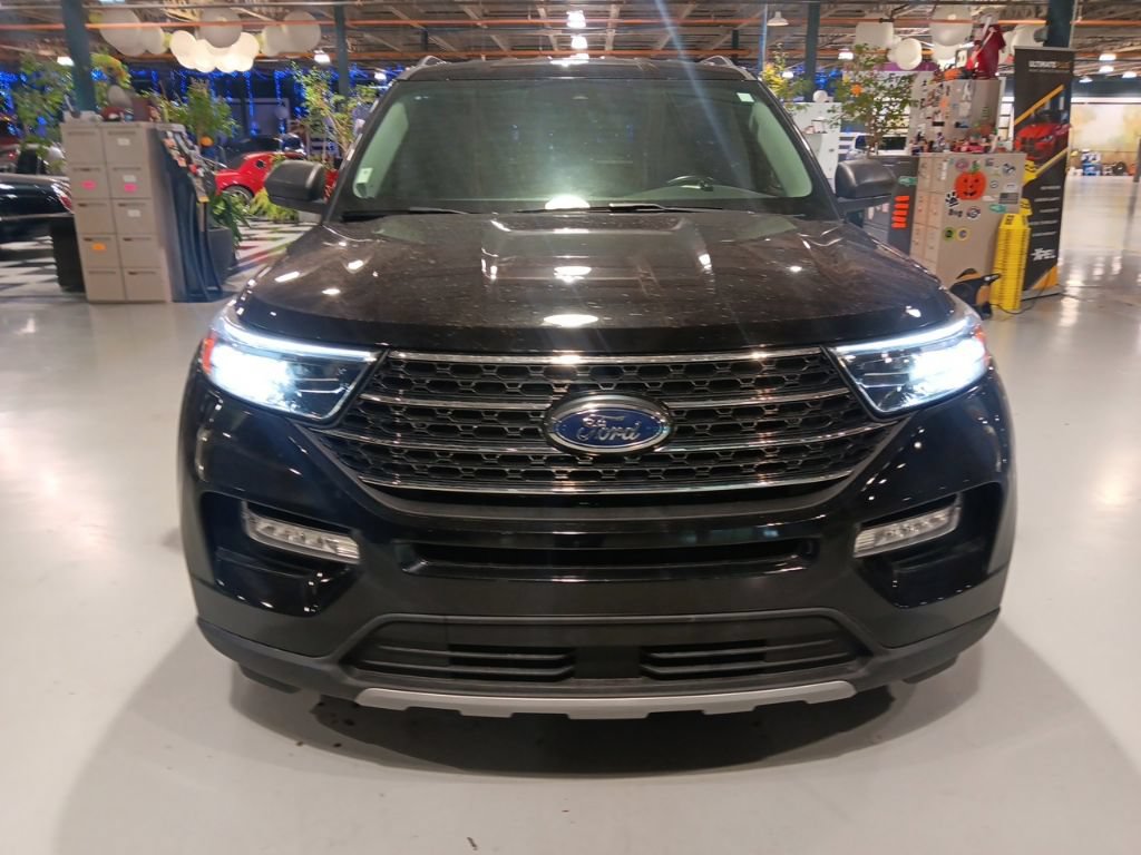 Certified 2023 Ford Explorer XLT w/ Equipment Group 202A AWD/4WD image 10